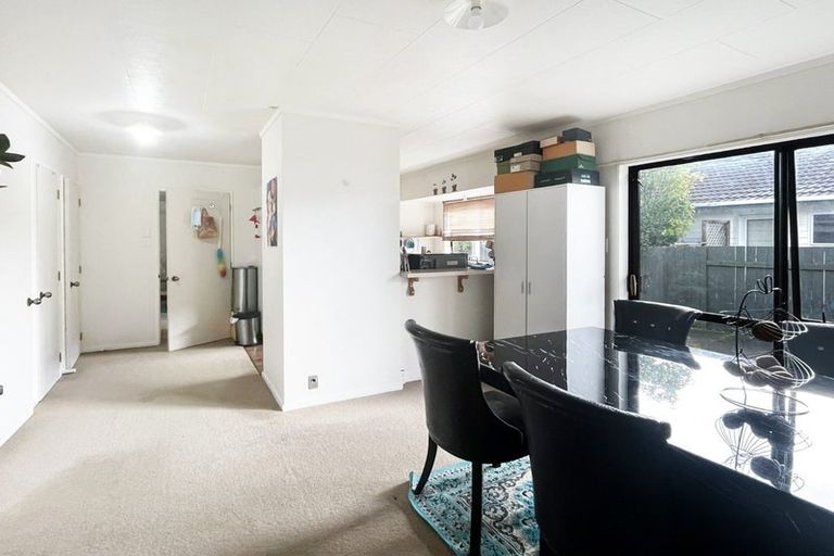 Photo of property in 86 Hillcrest Drive, Kelvin Grove, Palmerston North, 4414