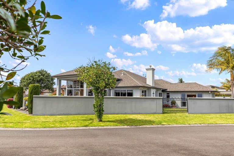 Photo of property in 1 Saratoga Court, Papamoa Beach, Papamoa, 3118