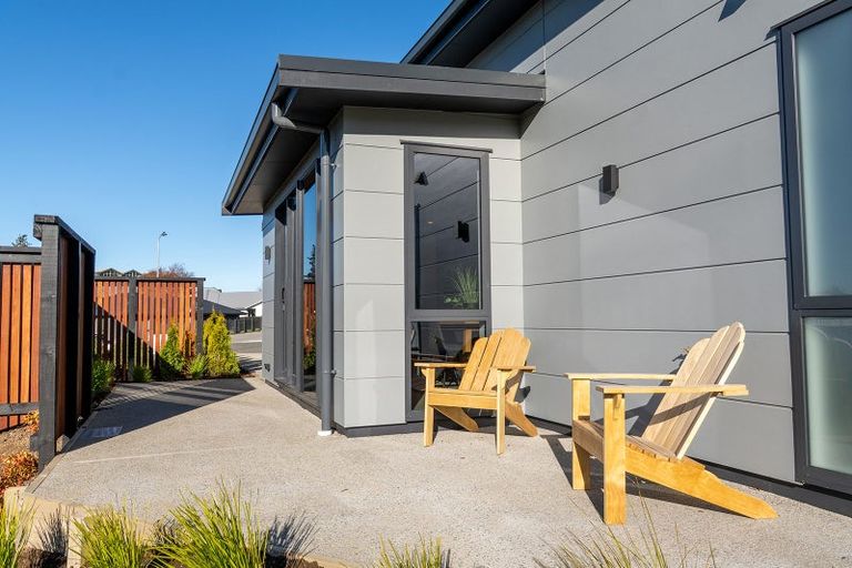 Photo of property in 22 Tapley Close, Halfway Bush, Dunedin, 9010