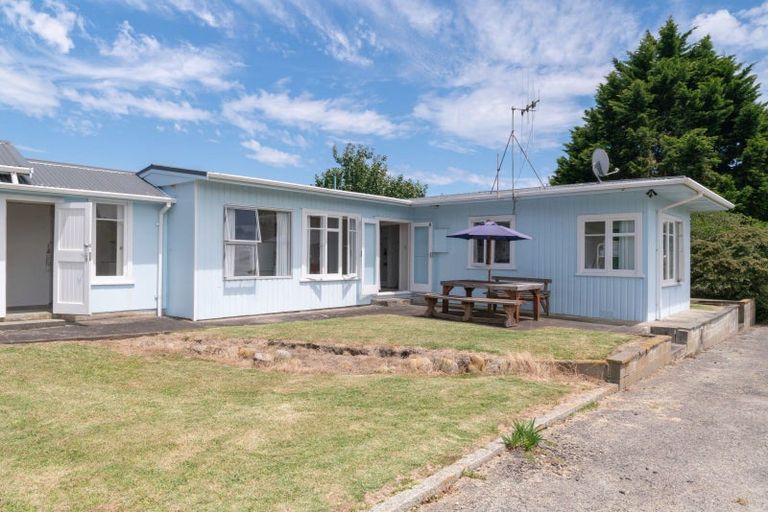 Photo of property in 17 Drake Street, Waikawa Beach, Manakau, 5573