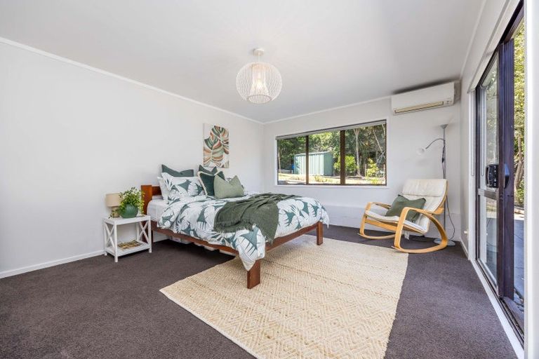 Photo of property in 60 Gatman Street, Birkdale, Auckland, 0626