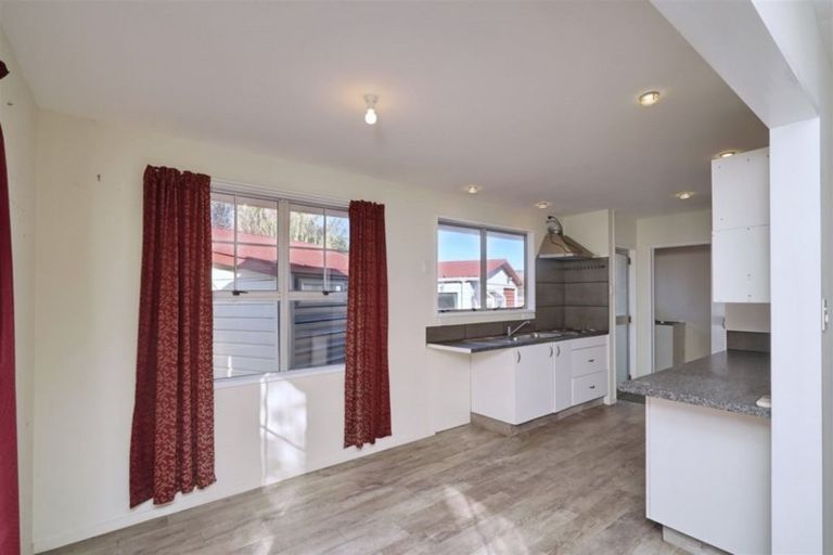 Photo of property in 32 Portman Street, Woolston, Christchurch, 8062