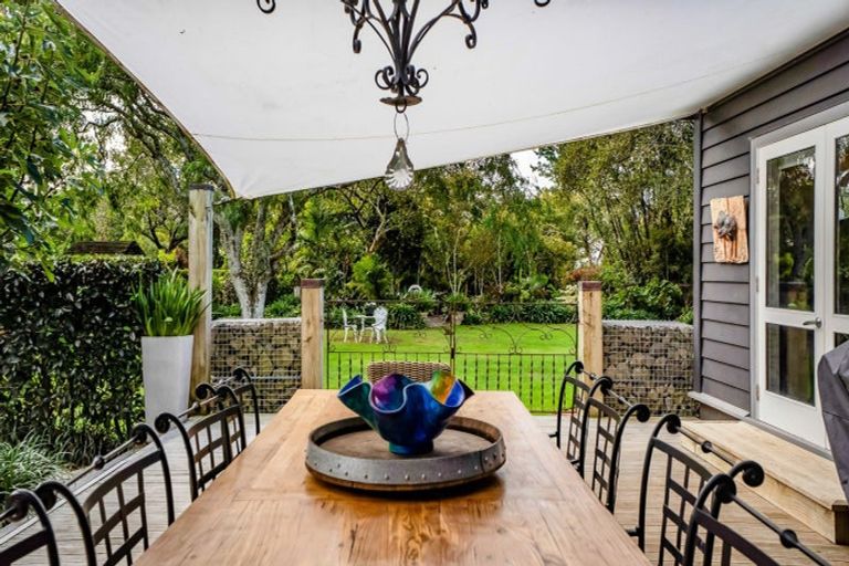 Photo of property in 500 Richmond Road, Lepperton, New Plymouth, 4373