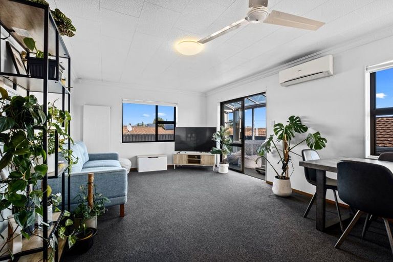 Photo of property in 19 Tukapa Street, Westown, New Plymouth, 4310