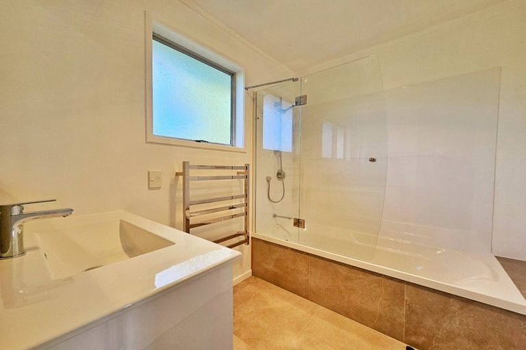 Photo of property in 51b Daytona Road, Henderson, Auckland, 0610