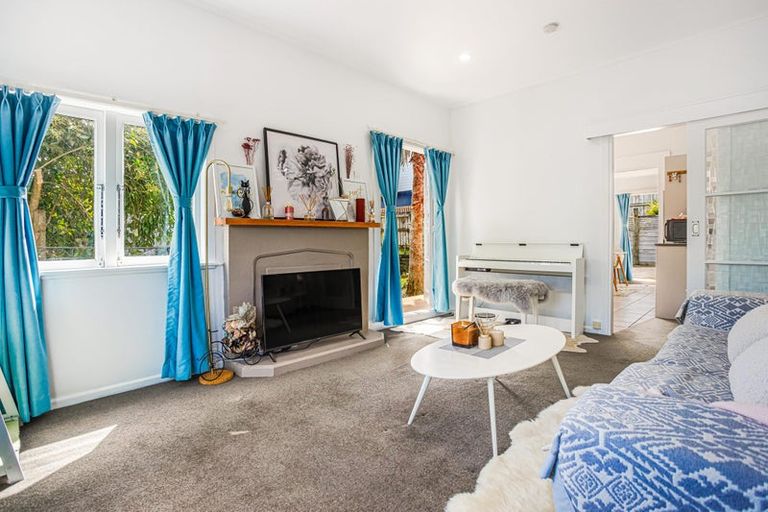 Photo of property in 1/8 Millbrook Road, Henderson, Auckland, 0612