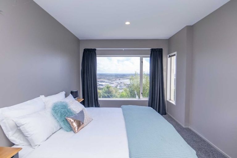 Photo of property in 15 Valley View, Mount Pleasant, Christchurch, 8081