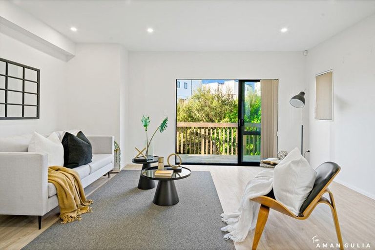 Photo of property in 37a Crestview Rise, Papakura, 2110
