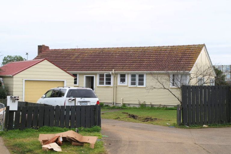 Photo of property in 21 Ewart Road, Mangere East, Auckland, 2024