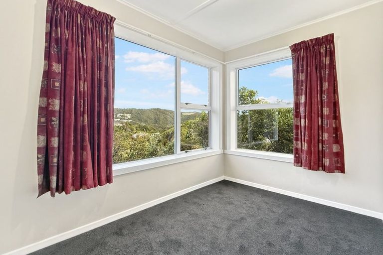 Photo of property in 30 Montgomery Avenue, Karori, Wellington, 6012