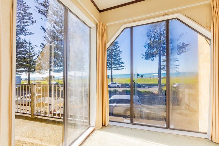 Photo of property in 419 Marine Parade, Napier South, Napier, 4110