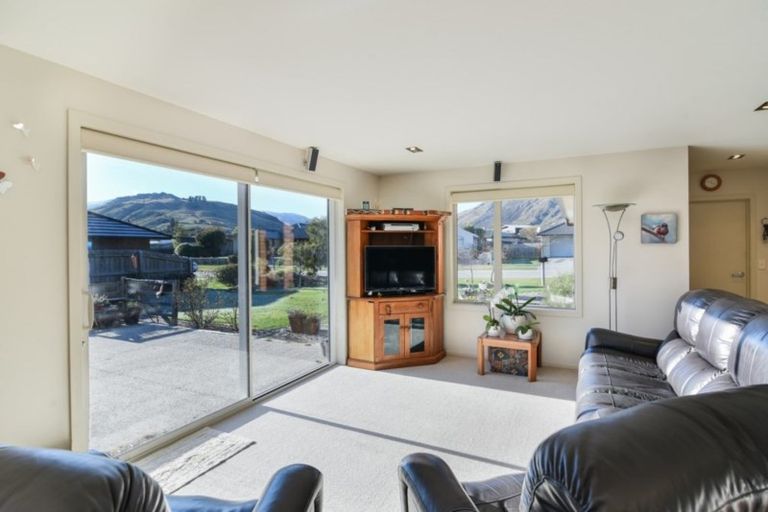 Photo of property in 38 Quill Street, Lake Hayes, Queenstown, 9304