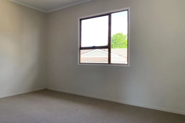 Photo of property in 72 Seaview Road, Glenfield, Auckland, 0629