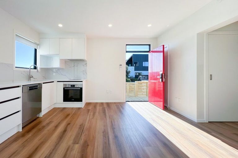 Photo of property in 21 Tahingamanu Road, Hobsonville, Auckland, 0616