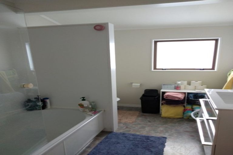 Photo of property in 6/29 Main Road, Tawa, Wellington, 5028