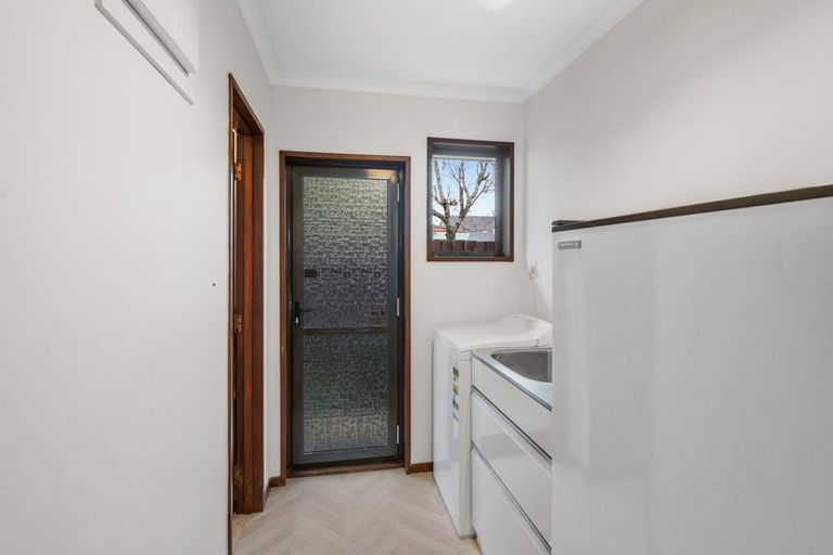 Photo of property in 30 Kingham Place, Avonhead, Christchurch, 8042