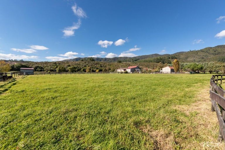 Photo of property in 270a Parkes Line Road, Maymorn, Upper Hutt, 5018