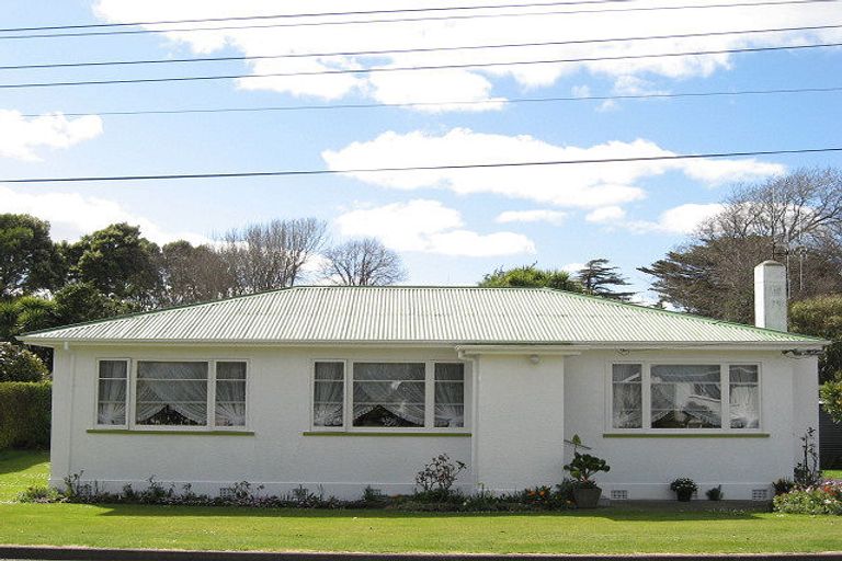 Photo of property in 36 Follett Street, Marton, 4710