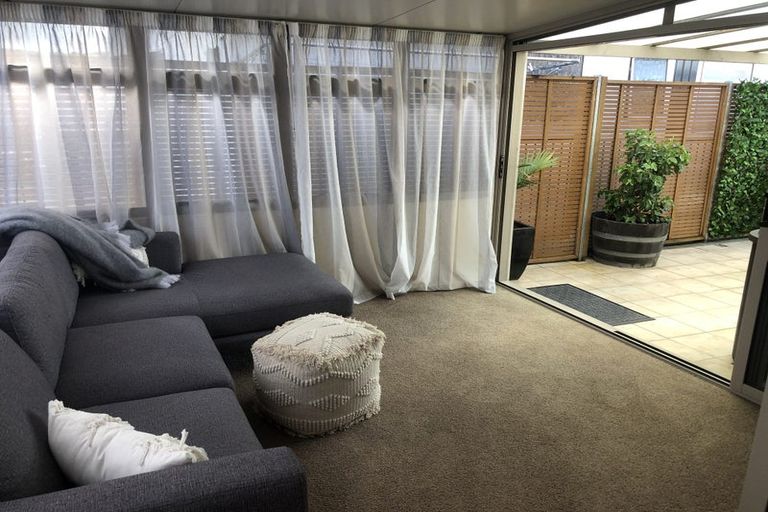 Photo of property in 4/8 Lee Road, Taradale, Napier, 4112