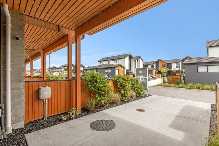 Photo of property in 12 Parenga Lane, Kumeu, 0810