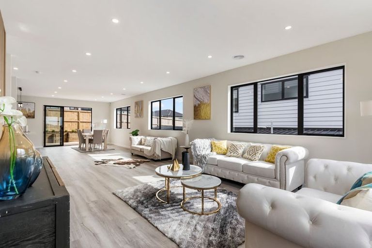 Photo of property in 14 Glann Lane, Flat Bush, 2019
