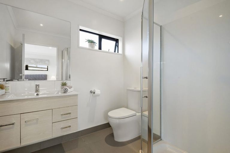 Photo of property in 15 Oioi Road, Hobsonville, Auckland, 0616