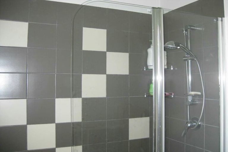 Photo of property in 6 Nicholson Place, Hillcrest, Auckland, 0627