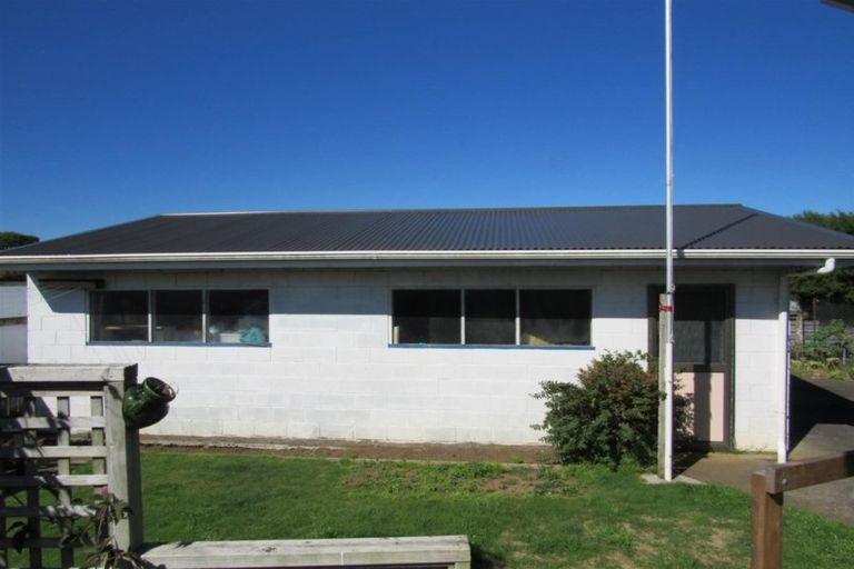Photo of property in 16 Manuka Place, Hawera, 4610