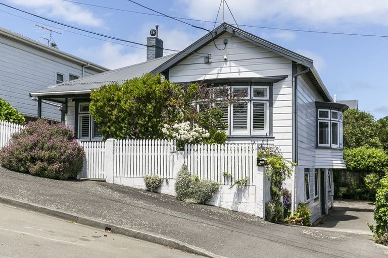 Photo of property in 3 Dover Street, Island Bay, Wellington, 6023