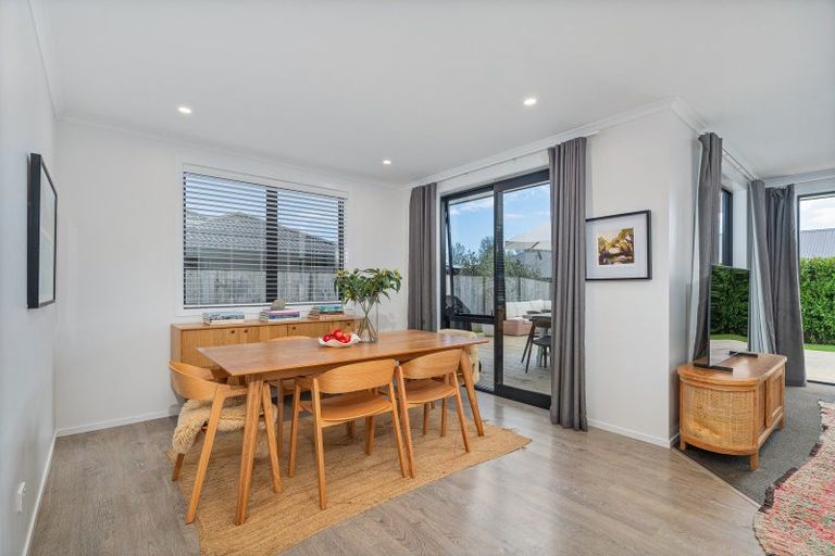 Photo of property in 5 Victoria Street, Coromandel, 3506