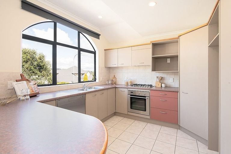 Photo of property in 65 Amesbury Drive, Churton Park, Wellington, 6037