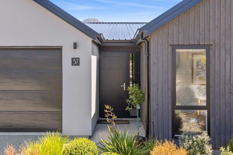 Photo of property in 37 Farrant Drive, Wanaka, 9305