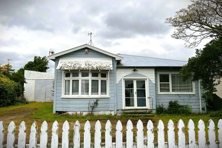 Photo of property in 43 Bourke Street, Palmerston North, 4410