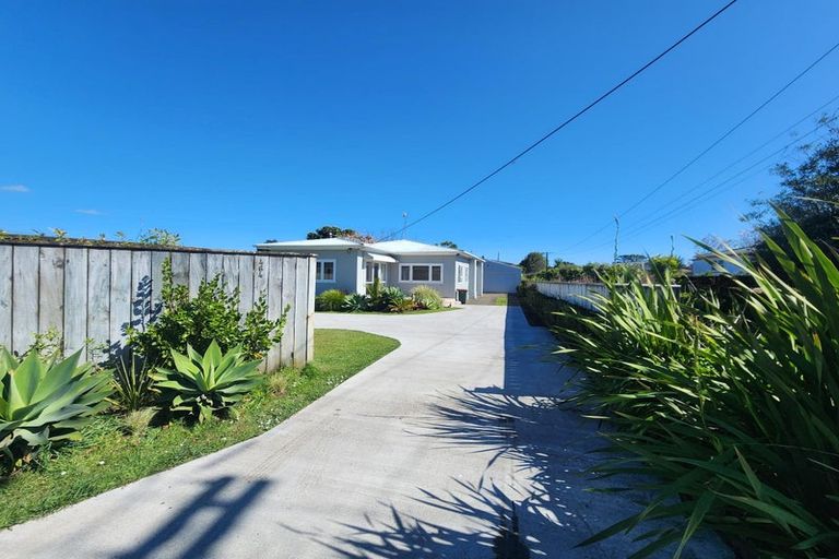 Photo of property in 464 South Road, Omata, New Plymouth, 4374
