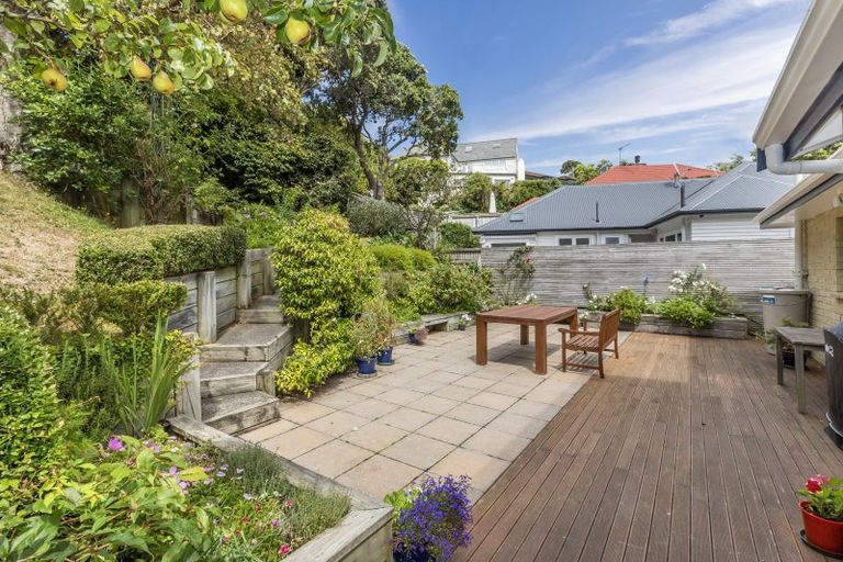 Photo of property in 5 Kellsmere Crescent, Island Bay, Wellington, 6023