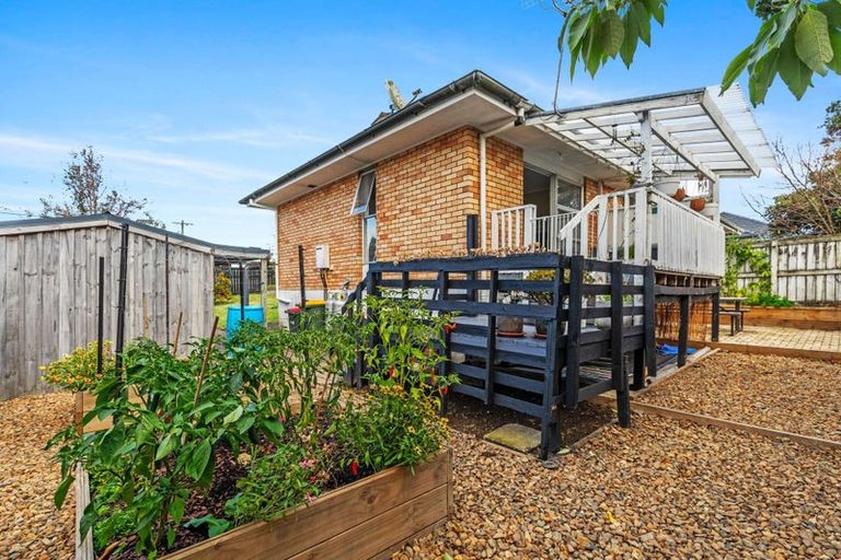 Photo of property in 3/100 Portage Road, New Lynn, Auckland, 0600