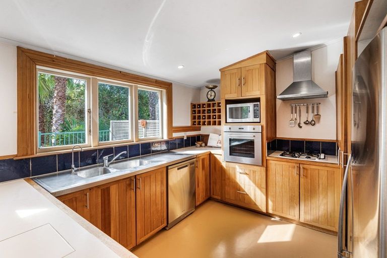 Photo of property in 32 Hastings Parade, Devonport, Auckland, 0624