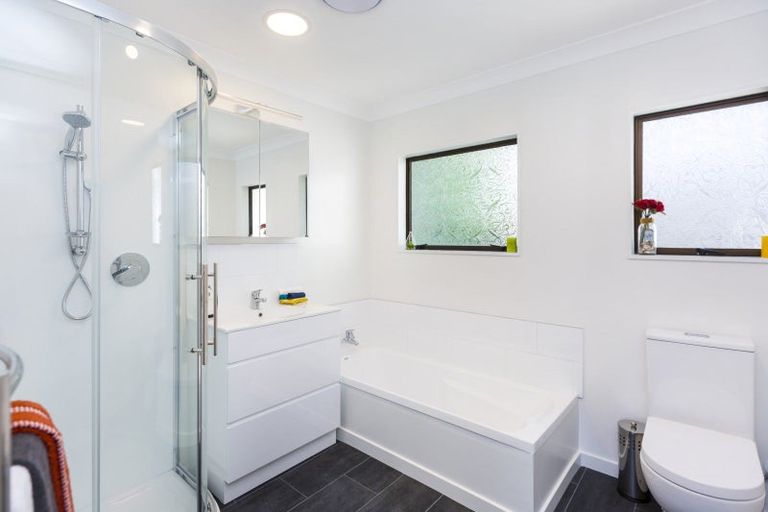 Photo of property in 122 Plateau Road, Te Marua, Upper Hutt, 5018