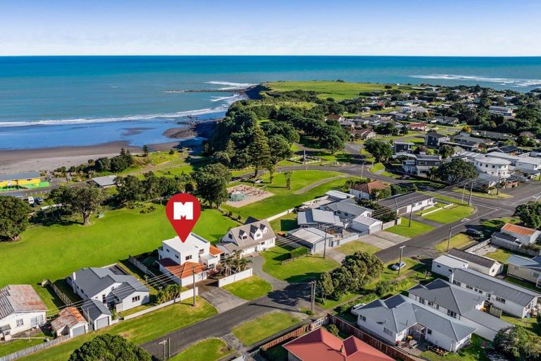 Photo of property in 22 Fox Street, Opunake, 4616