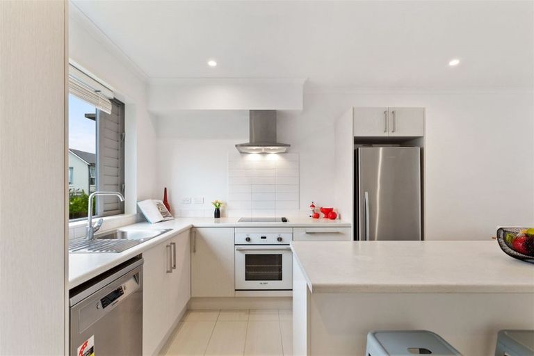 Photo of property in 14 Shelduck Way, Hobsonville, Auckland, 0616