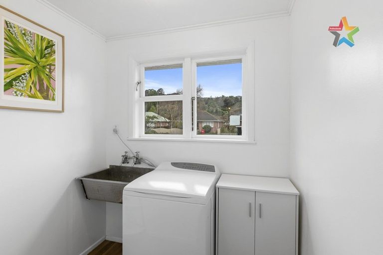 Photo of property in 71 Hewer Crescent, Naenae, Lower Hutt, 5011