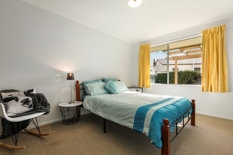 Photo of property in 39 Chipping Lane, Redwood, Christchurch, 8051