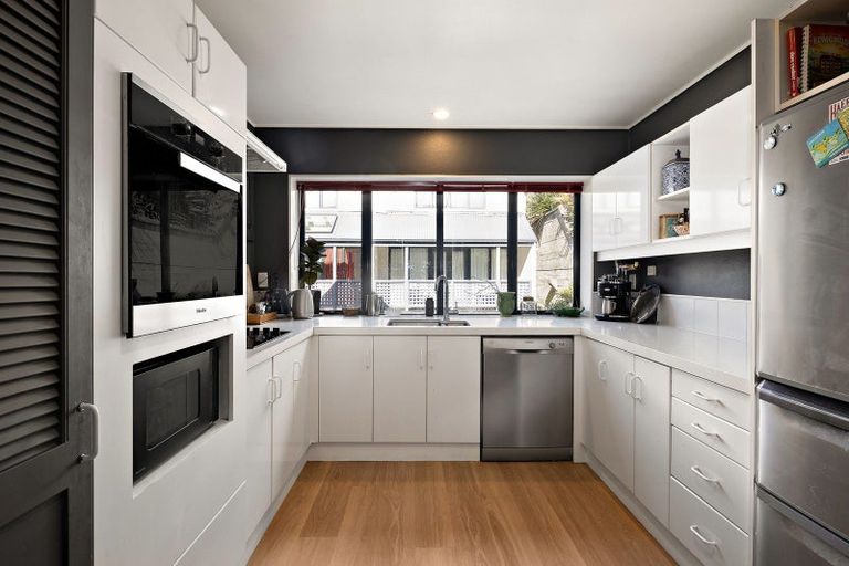 Photo of property in 14u8 Harriett Street, Thorndon, Wellington, 6011