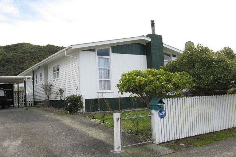 Photo of property in 39 Hamstead Street, Wainuiomata, Lower Hutt, 5014