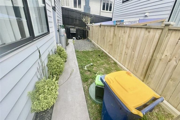 Photo of property in 28 Routley Drive, Glen Eden, Auckland, 0602