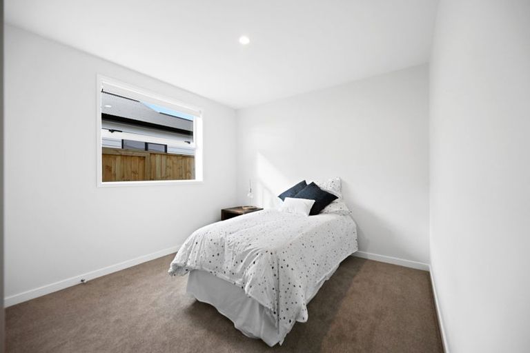 Photo of property in 21 Halo Green, Peacocke, 3206