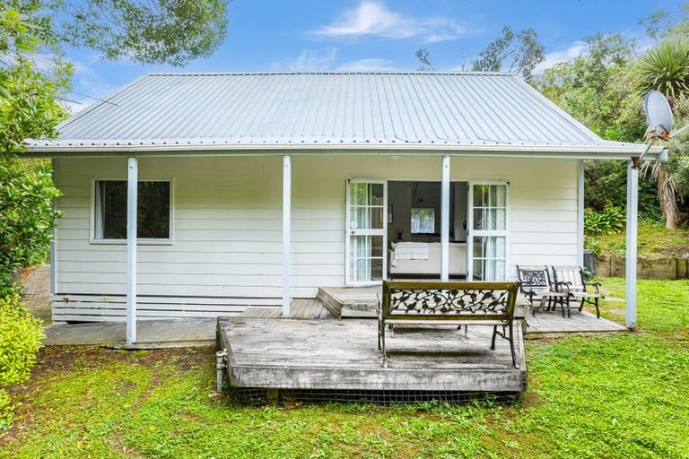 Photo of property in 54f2 Hungerford Road, Houghton Bay, Wellington, 6023