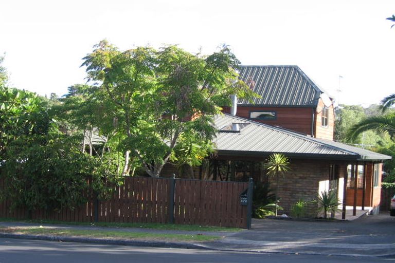 Photo of property in 2/270 Beach Road, Campbells Bay, Auckland, 0630