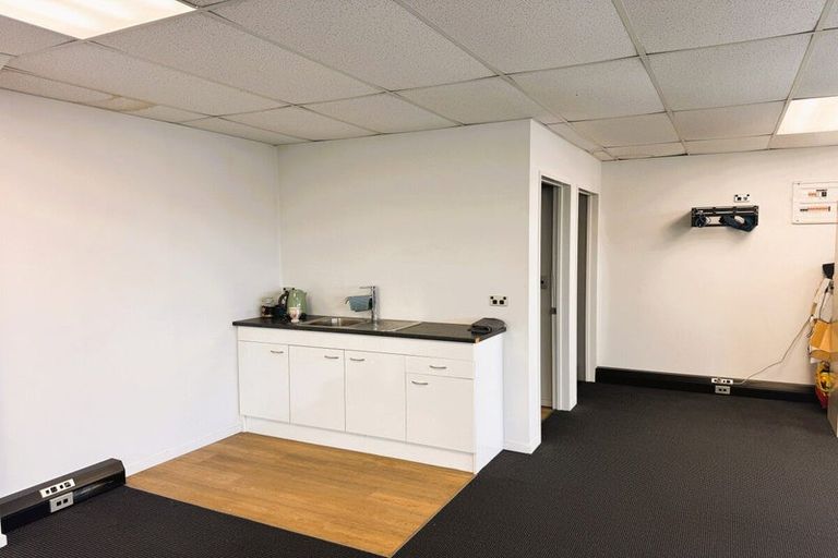 Photo of property in 150 Blenheim Road, Riccarton, Christchurch, 8041