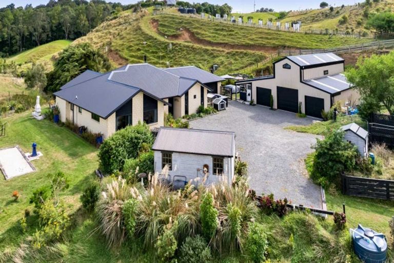 Photo of property in 2 Te Ara Karoiroa Road, 4374